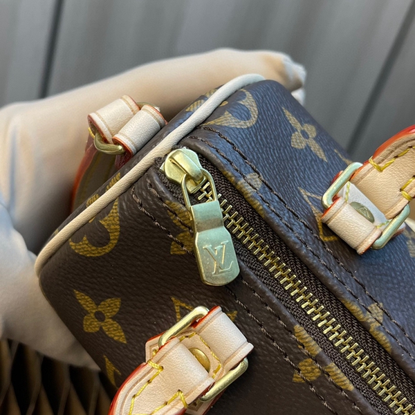 ルイヴィトンバッグ角部分ディテール